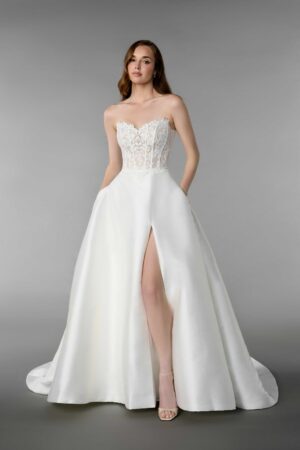 55230 by Justin Alexander modern a-line White Lace Bridal Couture Vaughan, Toronto Woodbridge, Canada USA